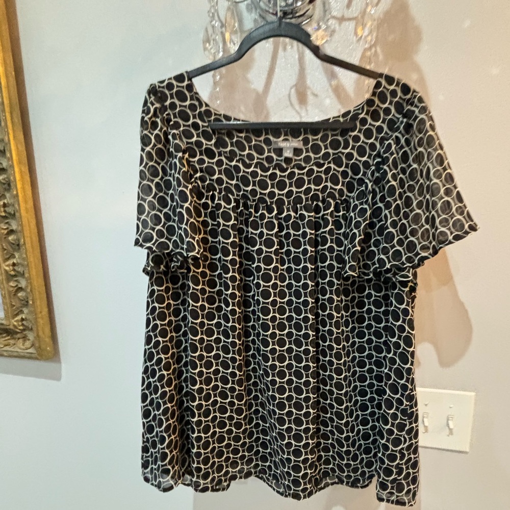 Apt 9 woman top 1X used .item number 146
